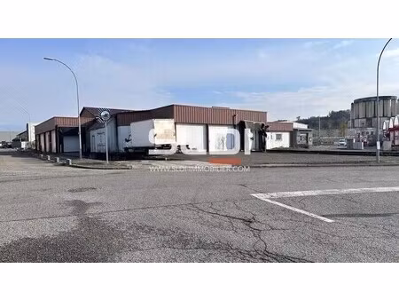 location entrepôt 950 m²