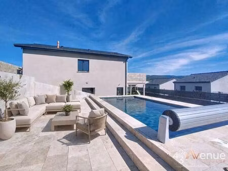 maison familiale moderne 128m² – 4 chambres – piscine – terrain 647m² –