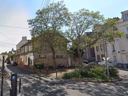 à vendre - local commercial nantes toutes-aides - accès gare 49.16 m2