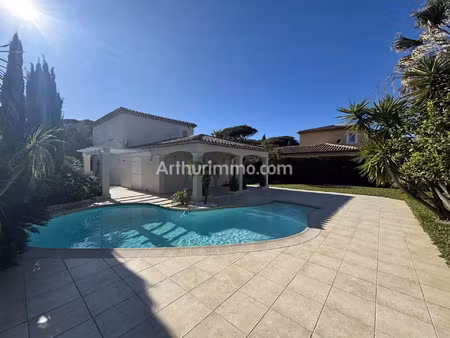 vente villa 5 pièces 81 m2 à sainte-maxime