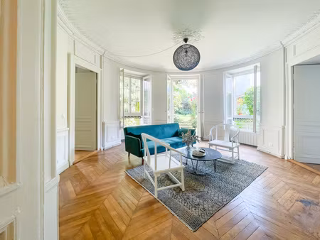 appartement 107 m2 de standing - jardin - centre ville