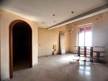 vente local d'activités 841 m²