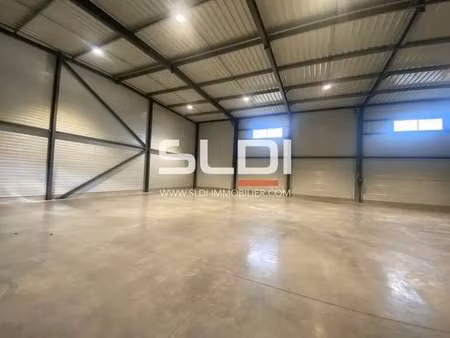 vente local d'activités 1 250 m²