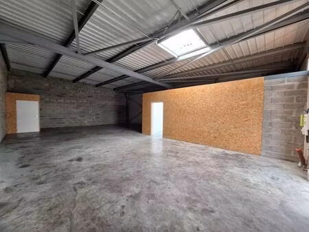 location local d'activités 22 m² à 150 m²