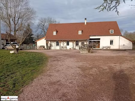 vente maison 6 pièces 230 m² à perigny (03120)  371 000 €