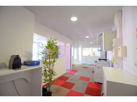 beuax bureaux en étage + parkings