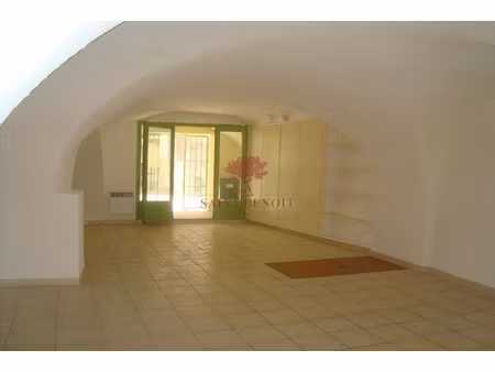 location aniane 1 pièce - superbe loft de 76 m2 en rez de c