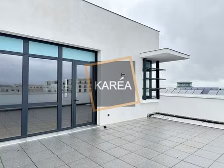 location local professionnel 697m² chessy 77700