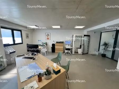 location bureaux 52 m² à 104 m²
