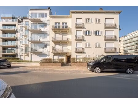 appartement te koop in knokke-heist met 2 slaapkamers