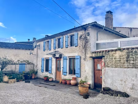 maison à vendre à val-d'auge (16170) - charente