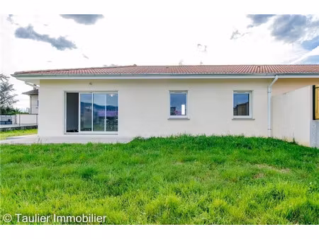 location maison 4 pièces 84m2 chatte 38160 - 980 € - surface privée