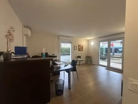 location bureaux 73 m²