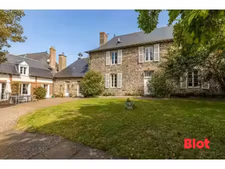 propriete a vendre - exclusivite - blot immobilier - pire sur seiche - plein centre