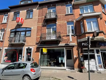 commercieel te koop in strombeek-bever met 3 slaapkamers