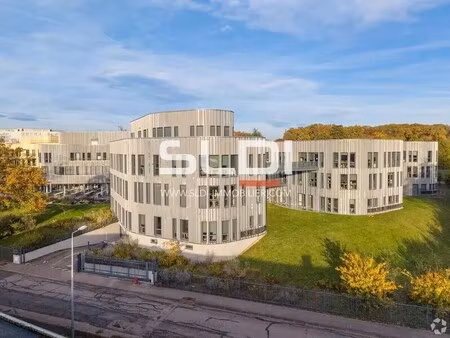 location bureaux 633 m²