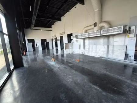 local commercial à louer