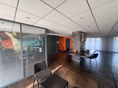 location local professionnel 64m² orleans 45100