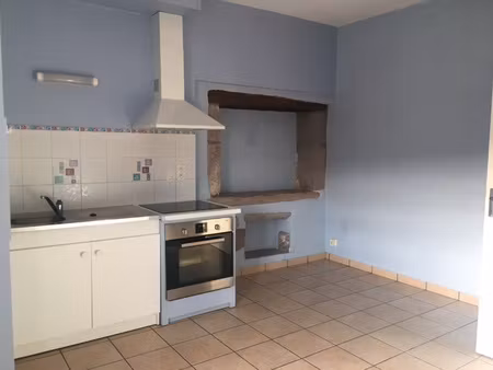 appartement t3 meublé au 1er étage d'une maison