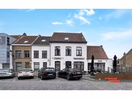 commercieel te koop in brugge met 3 slaapkamers