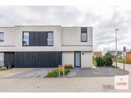 huis te koop in poesele met 3 slaapkamers