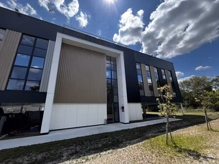 location bureaux 66 m² à 198 m²