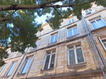 location bureaux 142 m² à 568 m²