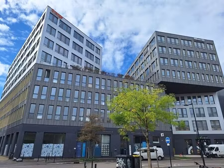 location bureaux 46 m² à 1 510 m²