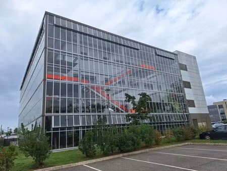 location bureaux 331 m² à 694 m²