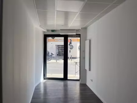 location commerce 30 m² à marseille 10 (13010)