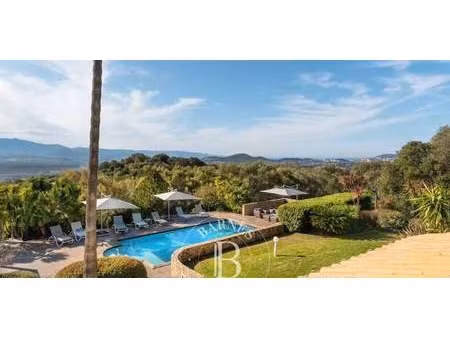 maison avec piscine et terrasse afa (2a)