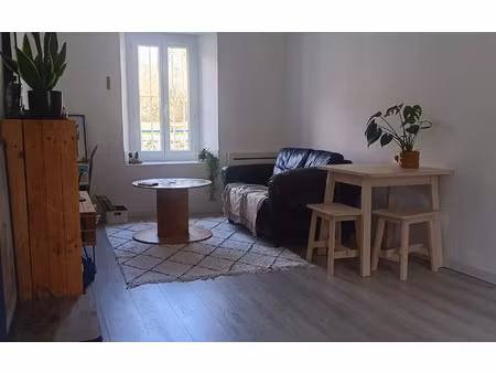 location appartement  61.66 m² t-3 à asson  580 €