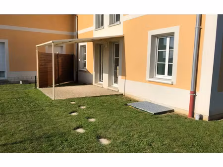 location appartement  m² t-3 à lieuvillers  748 €