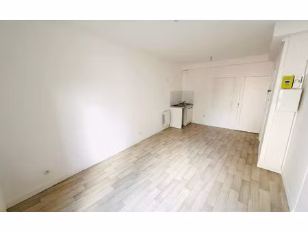 location appartement  m² t-1 à rosny-sous-bois  820 €