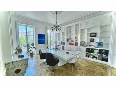 location bureaux 137 m²