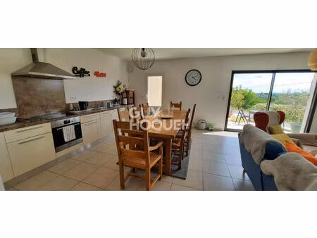 agréable maison de 130 m² avec 4 chambres  sur la commune de vinezac.