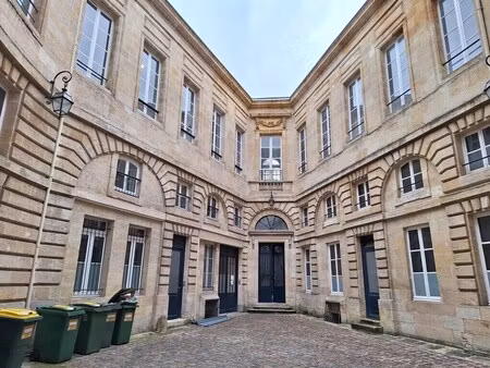 location bureaux 176 m² à 392 m²