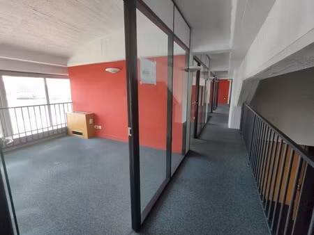 location bureaux 200 m² à 874 m²