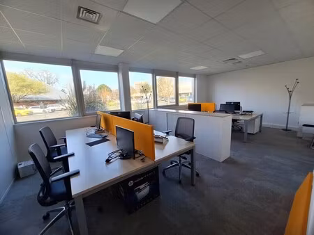 location bureaux 322 m² à 1 090 m²