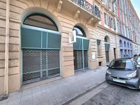 location commerce 272 m²