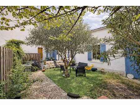 appartement 6 pièce(s) en rez de jardin  4 chambres et jardin de 47m2 et 3 parking