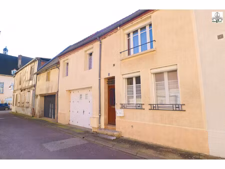 maison de ville avec garage et courette