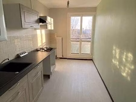 location appartement 3 pièces à caen (14000) : à louer 3 pièces / 65m² caen
