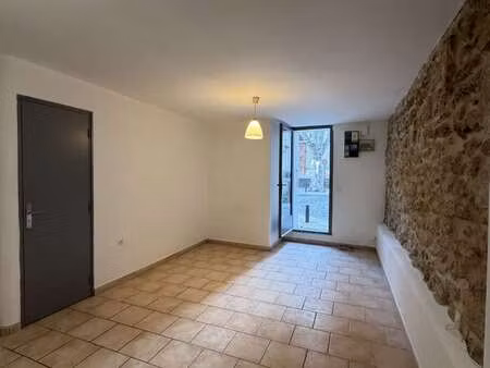 location appartement t1 à pélissanne (13330) : à louer t1 / 27m² pélissanne