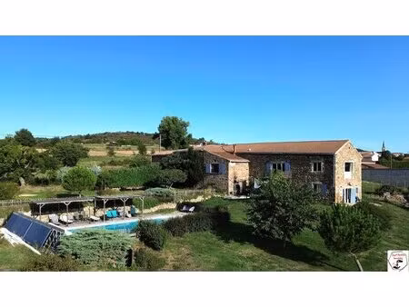 maison de caractère - 492.63m ²