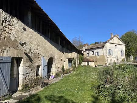 vente maison 7 pièces 290 m² à puymoyen (16400)  440 000 €