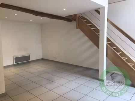 a louer t3 en duplex centre la tour de salvagny