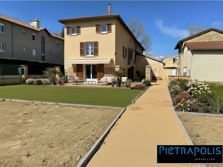 maison de ville à rénover 120 m² terrain 234 m²