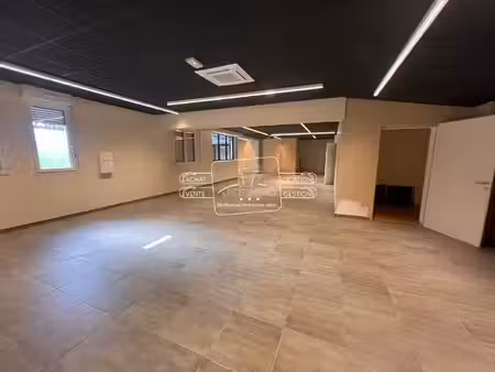 local commercial / bureaux de 190 m²