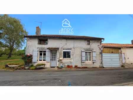 vente maison 8 pièces 133 m² à charroux (86250)  79 000 €